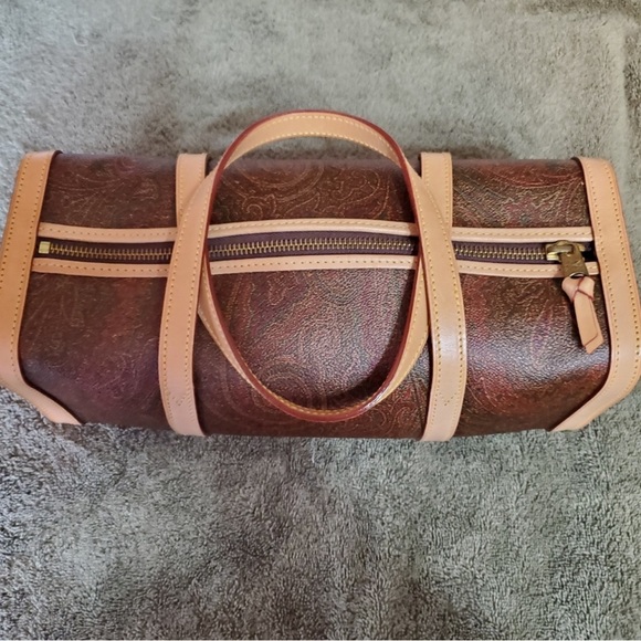 ETRO Rectangular Papillion. Box & Cards Included. - Picture 2 of 10